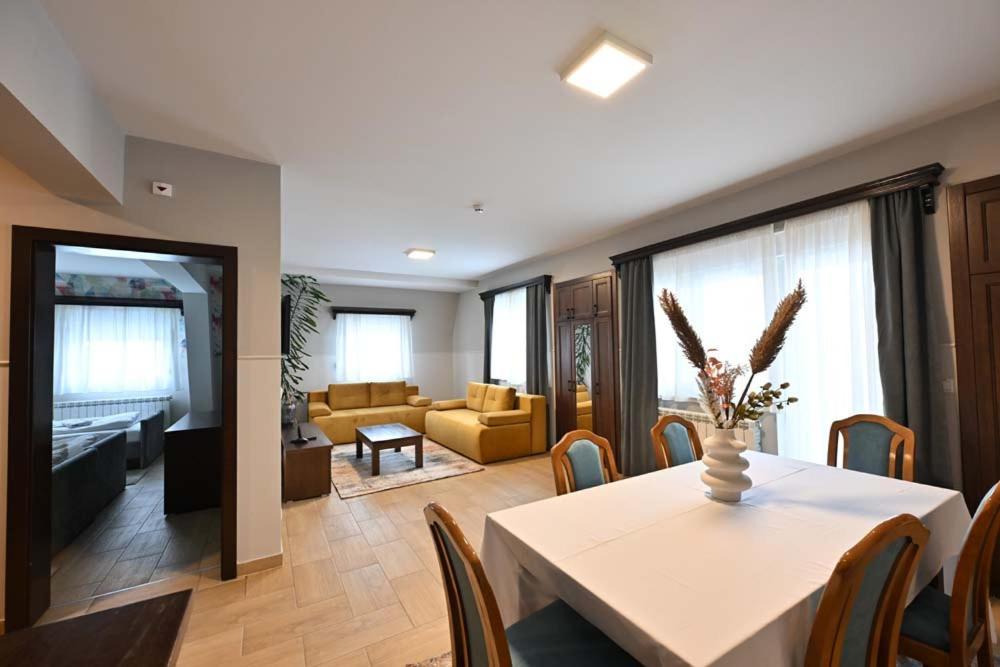 Hotel Lane Sjenica Kültér fotó